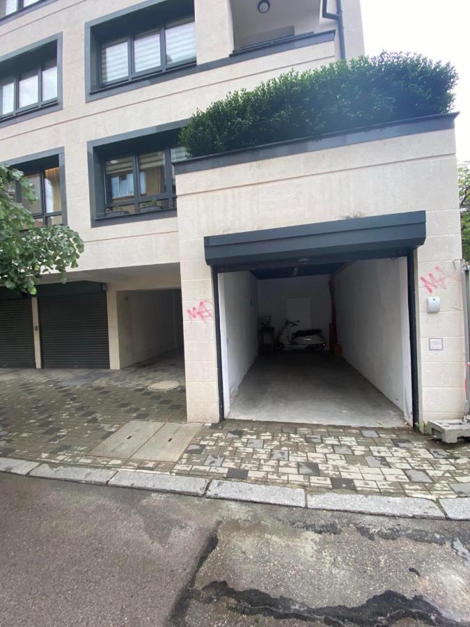 Spacious Home Office With Secure Garage In Sofia Exterior photo